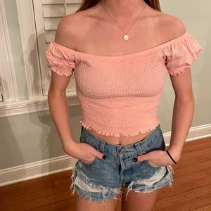 Me to We XS crop off the shoulder top light pink top. Perfect for summer!
